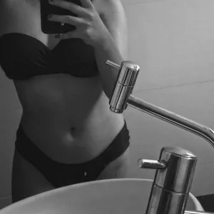 shaliini Public Foto