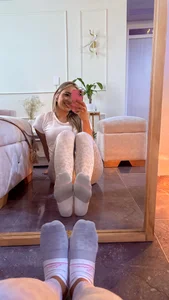 A casual day with socks de Katapinter  Imagens