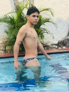 josethariaz25: pool❤️🤽 ( фото)