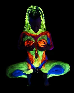 EdgesOfRealityNeon Vibe Bild 5