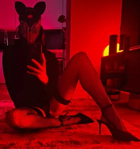 Brunette_Baddie69's XXX Nude Photo 2