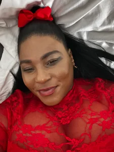 CurvySashiaRed lady for the night Bild 3