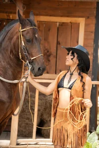 helen_vidal2のWILD COWGIRL 🐎🔥の 5枚の写真