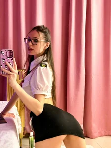 alexxisrae Sexxy Flight Attendant Foto 2