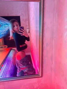 ButterflyLeah kullanıcısının I get tanned, but lacking of vitamin D 💊😏 albümü -  6 fotoğraf