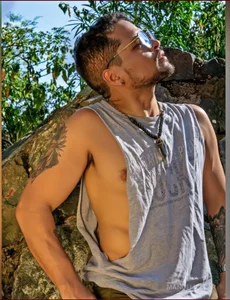 LucasGaeel Outside of Cali Pic