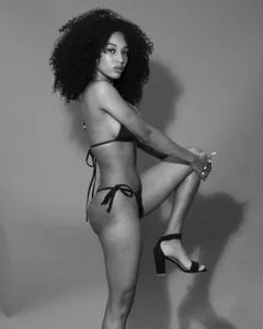 BlackityBae Public Immagine 