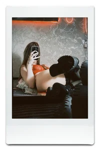 AnnLaisy 🕷️Naughty in Red🌶️ Pic 4