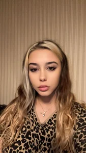 Sneak Peaks Snapchat de nyxcaramel  5 Imagens