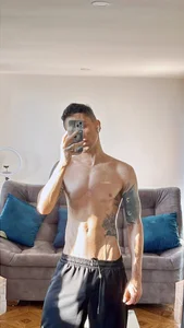 aaronswt Public صورة واحدة|aaronswt Public صورتان|aaronswt Public  2 صور|aaronswt Public  2 صورة