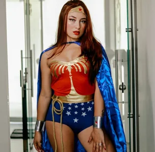 AmbarSantany: Wonder Woman 🦸‍♀️❤ ( 3 фото)