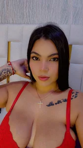 hillary_uckerman_ I want to explore those hidden places with you...😈❤️‍🔥🥵 Immagine  2