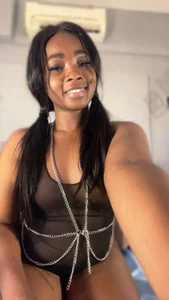 GabyyJones BLACK AND DANGEROUS Pic 2