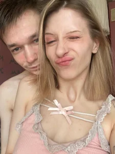 Lewis_and_Marta Public 사진