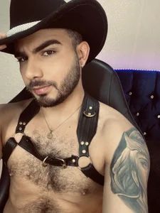 adamhairy: SENSULA AND HOT ( 4 фото)