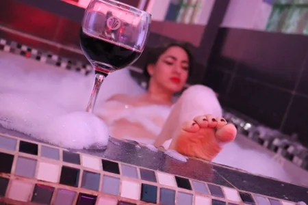 laura_bassi very hot 🔥🙈 Pic