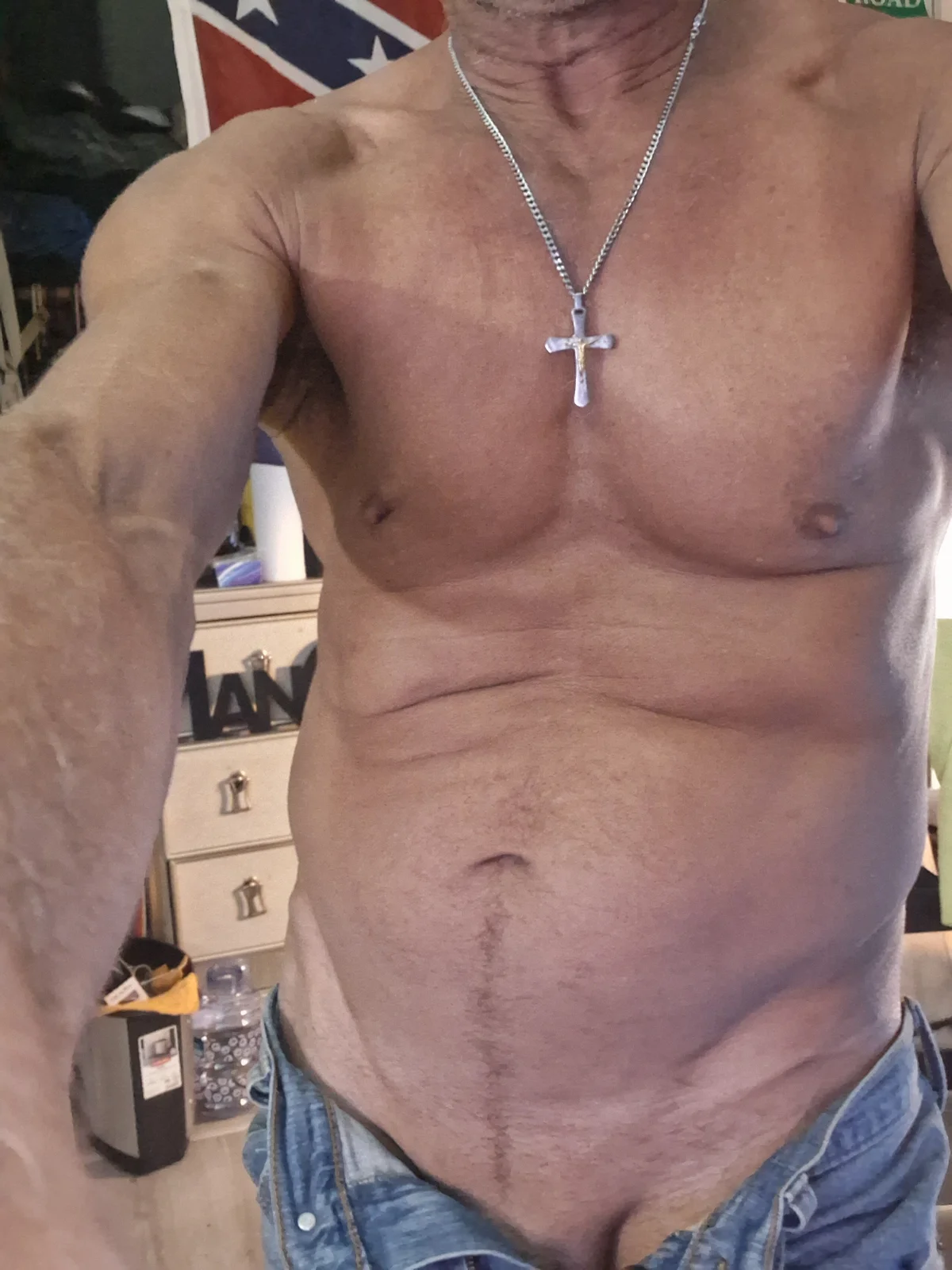 Трендове зображення  1628 Tommy_Love23