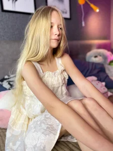 Asya_Almost: SHY BLONDY TEEN ( 2 фото)