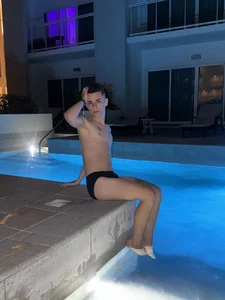 Cristian_Delgadopiscina 1#图片