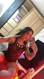 Sophie_whitexxx RED vibes ! Foto 3