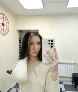 AmiraStanden Public Foto 6