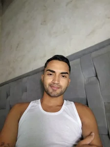 Taylorfem026 kisss slika