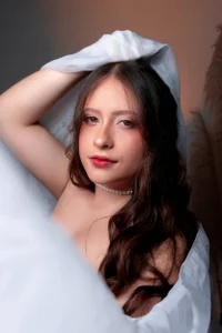 BellaFlecher Between Light and Charm Poză 5