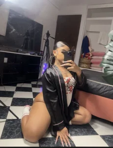 Mia_Jansen 🖤 Immagine 