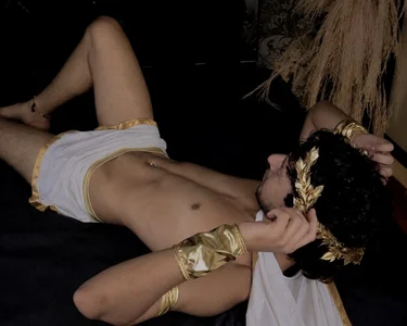 dorian_rosas 𝑮𝒓𝒆𝒆𝒌 𝑮𝒐𝒅 🏛️🔱 Pic 5