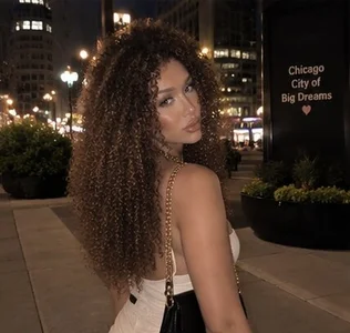 Molly_McQueen Chicago 🇺🇸 Pic 2