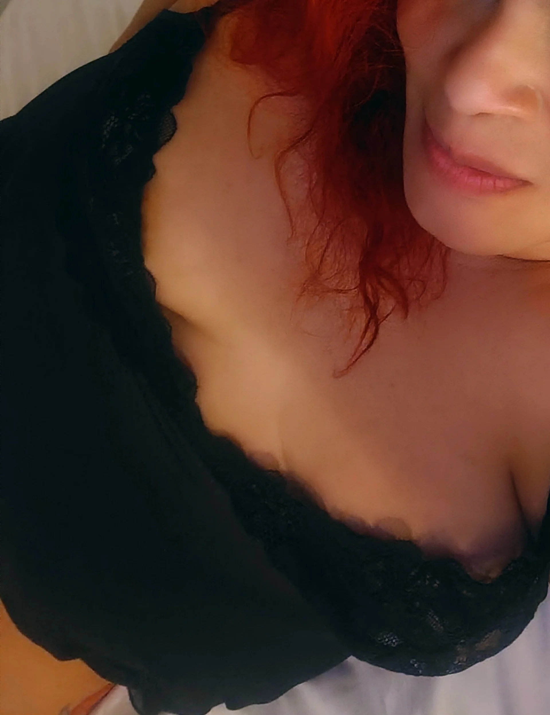 CristalMilfCurvy - Photo 1