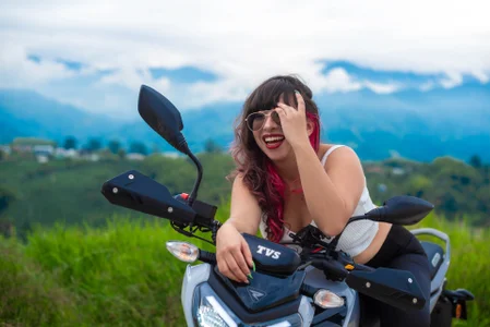 Piafisher1 🏍️🔥 Queen of the Road 🔥🏍️ Foto