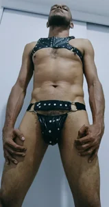 Charly_BC_Dirty Public Foto 3