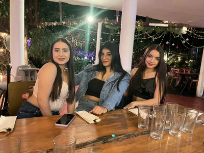 Afrodita-hott friends night Bilde 4