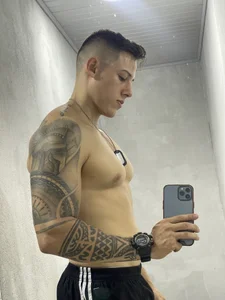 Muscle_King_Cum's photo