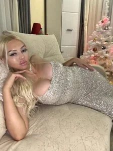 Tremendous_blondie New Year Time 2025 Pic