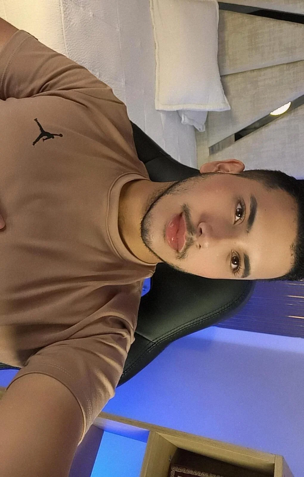 Axel_grey_  8493. kiemelt képe