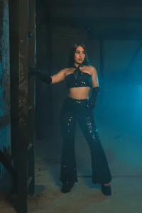 DolcieElliot 𝐹𝑙𝑎𝑠ℎ𝑖𝑛𝑔 𝐿𝑖𝑔ℎ𝑡𝑠 Pic 2