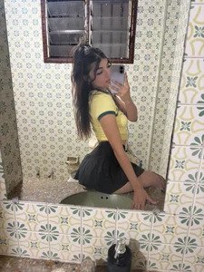 naughty cheerleader de AmyFender  5 photos