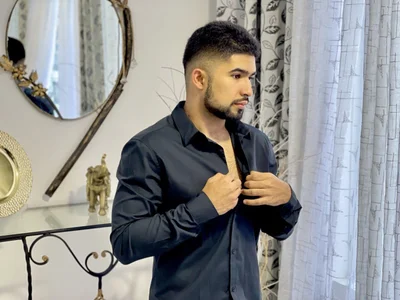 ethaanjones Public  2টি ছবি