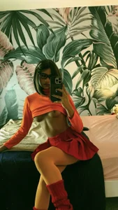 Sexy and little Velma 🧡💥🎃 od Aprillbrunette  3 snímek