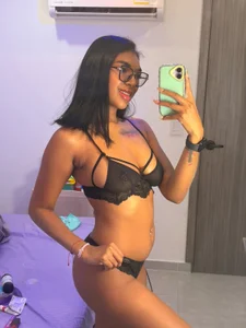Sensual vicky... 🍑💦 de VickyyStone  2 Imagens