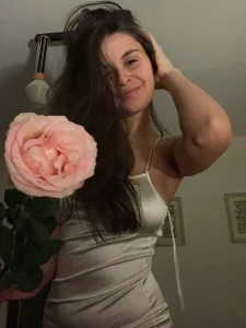 LumiNika's I love white semi-sweet wine and candlelit dinners—are you a romantic?😍 Sex Photo 6