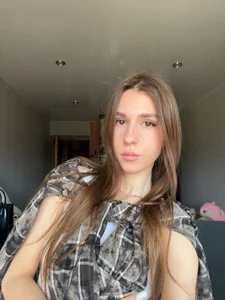 ZaraGuyette Public Billede 5