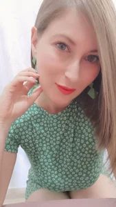 allison_01stone flowers Pic 3