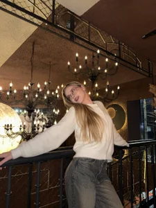 DorothyJones What restaurant would you like to take me to?  5টি ছবি