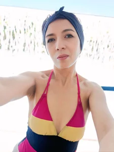 Trinityy__Enjoying the heat and the pool图片 2