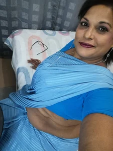 sexylax17 Horny mama Gambar 3