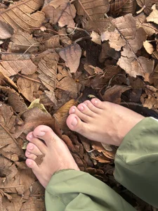LuccaMallard My feet in nature Poză