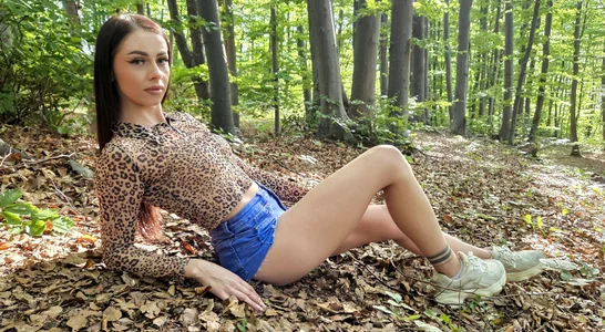 MiaGoldXJust me being me 🍂图片 4